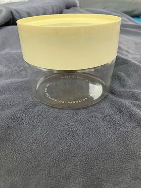 PYREX Vintage Store ‘n See 32oz Container with Sealed Lid